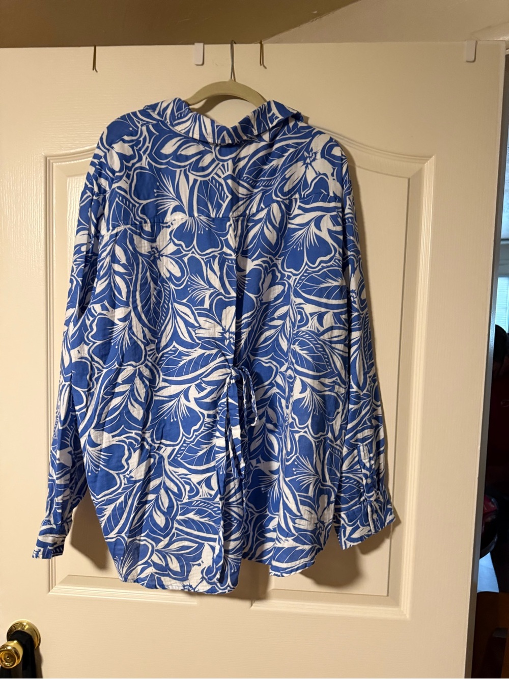 Old Navy Blue and White Floral Button-Down Shirt